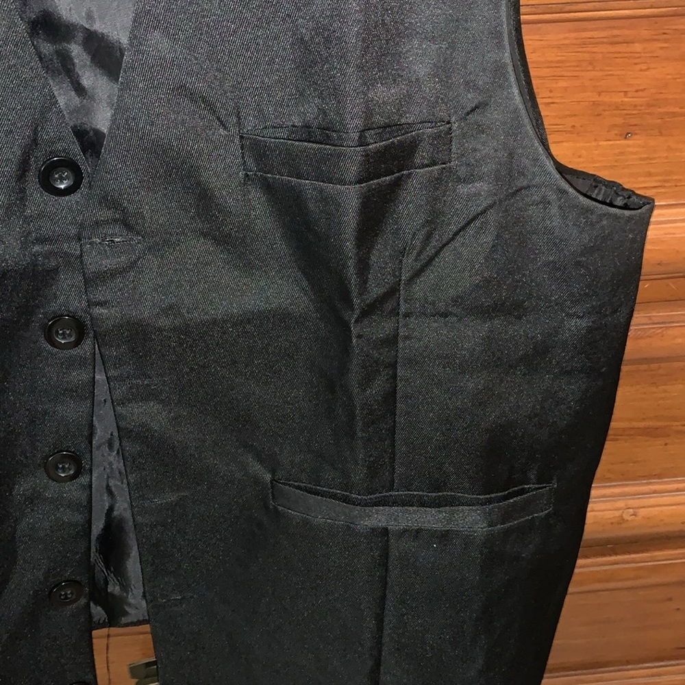 Vest - Picture 3 of 3